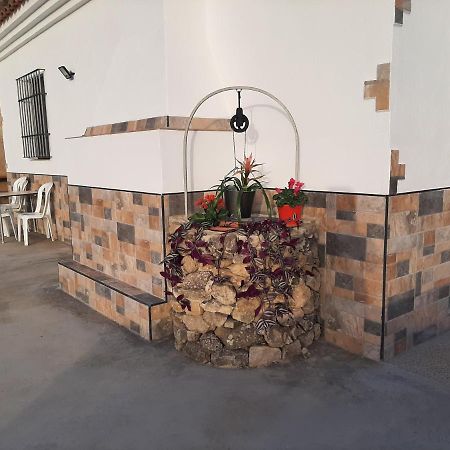 Vivienda Rural Villa Madrid Alcazar El Gastor Esterno foto