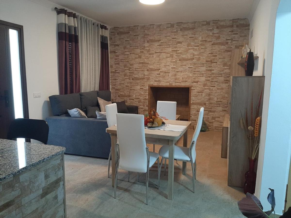 Vivienda Rural Villa Madrid Alcazar El Gastor Esterno foto